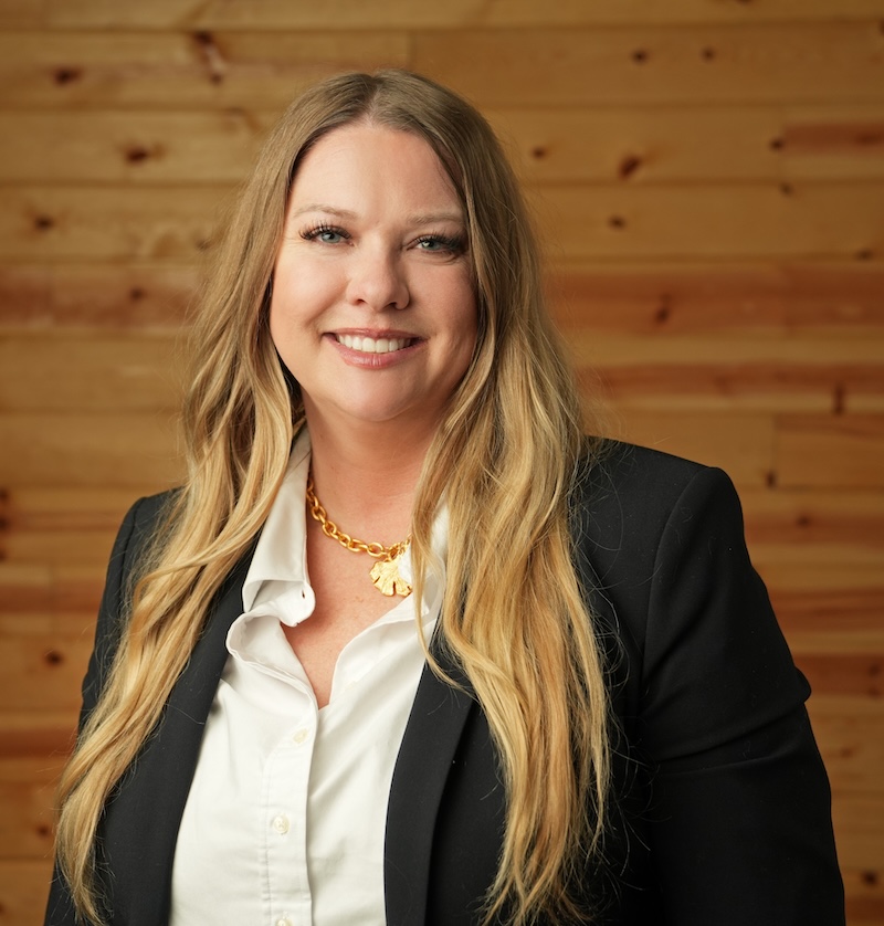 Headshot of Robyn Schmitz