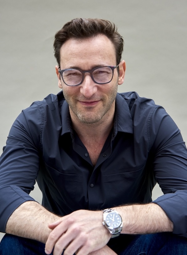 Headshot of Simon Sinek